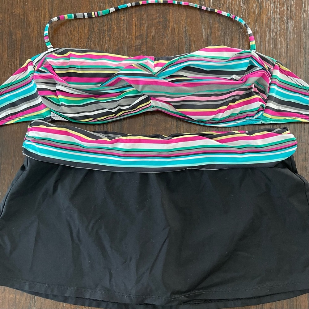 Kenneth Cole New York Two Piece Swimsuit.Black/Multi,bikini Size M,Halter 36B/C